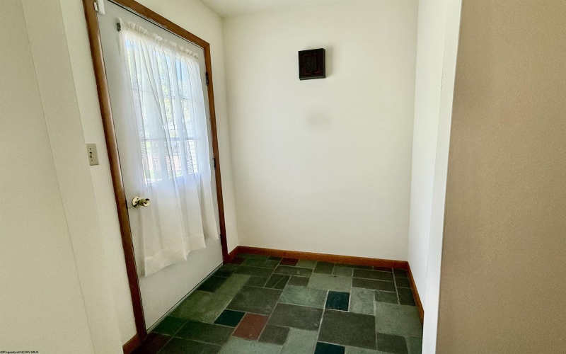 1814 Lafayette Circle, Fairmont, West Virginia 26554, 3 Bedrooms Bedrooms, 5 Rooms Rooms,1 BathroomBathrooms,Single Family Detached,For Sale,Lafayette,0,10165902
