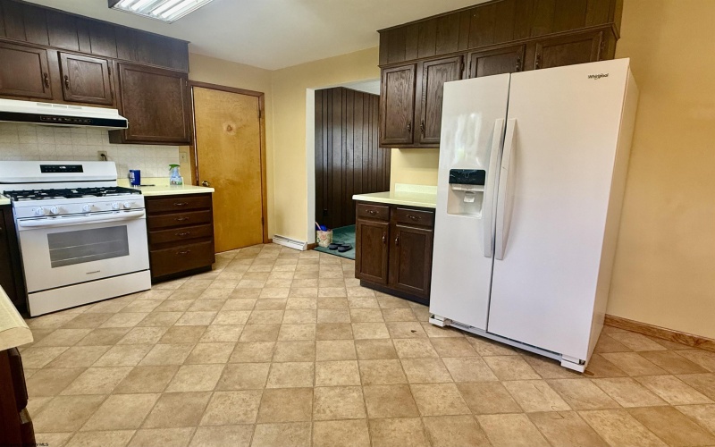 1814 Lafayette Circle, Fairmont, West Virginia 26554, 3 Bedrooms Bedrooms, 5 Rooms Rooms,1 BathroomBathrooms,Single Family Detached,For Sale,Lafayette,0,10165902