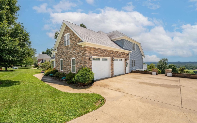 45 Garden Lane, Morgantown, West Virginia 26501, 5 Bedrooms Bedrooms, 15 Rooms Rooms,4 BathroomsBathrooms,Single Family Detached,For Sale,Garden,0,10165900