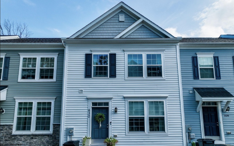 530 Turquoise Lane, Morgantown, West Virginia 26508, 3 Bedrooms Bedrooms, 10 Rooms Rooms,2 BathroomsBathrooms,Single Family Attached,For Sale,Turquoise,0,10165918