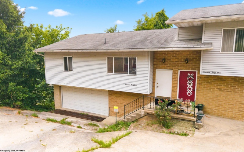 1443 Northwest Drive, Morgantown, West Virginia 26505, 3 Bedrooms Bedrooms, 6 Rooms Rooms,2 BathroomsBathrooms,Single Family Attached,For Sale,Northwest,0,10165926