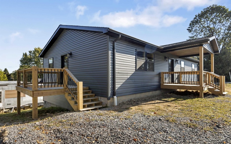 100 Maple Street, Masontown, West Virginia 26542, 4 Bedrooms Bedrooms, 8 Rooms Rooms,2 BathroomsBathrooms,Single Family Detached,For Sale,Maple,0,10165917