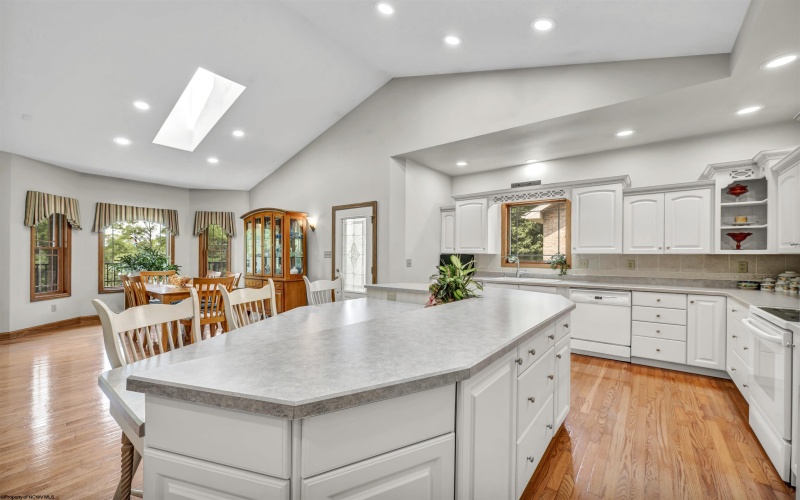 31 Jo Glen Drive, Morgantown, West Virginia 26508, 6 Bedrooms Bedrooms, 16 Rooms Rooms,3 BathroomsBathrooms,Single Family Detached,For Sale,Jo Glen,0,10165919
