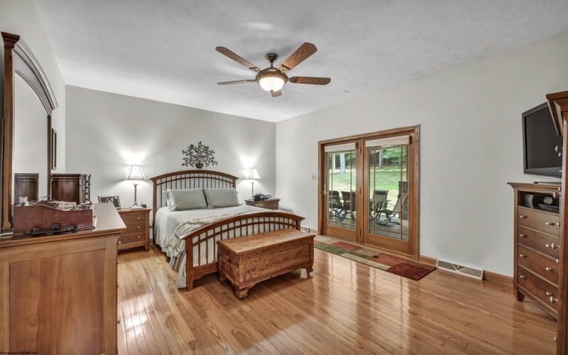 31 Jo Glen Drive, Morgantown, West Virginia 26508, 6 Bedrooms Bedrooms, 16 Rooms Rooms,3 BathroomsBathrooms,Single Family Detached,For Sale,Jo Glen,0,10165919