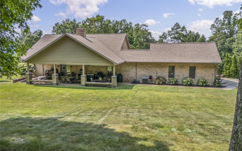 31 Jo Glen Drive, Morgantown, West Virginia 26508, 6 Bedrooms Bedrooms, 16 Rooms Rooms,3 BathroomsBathrooms,Single Family Detached,For Sale,Jo Glen,0,10165919