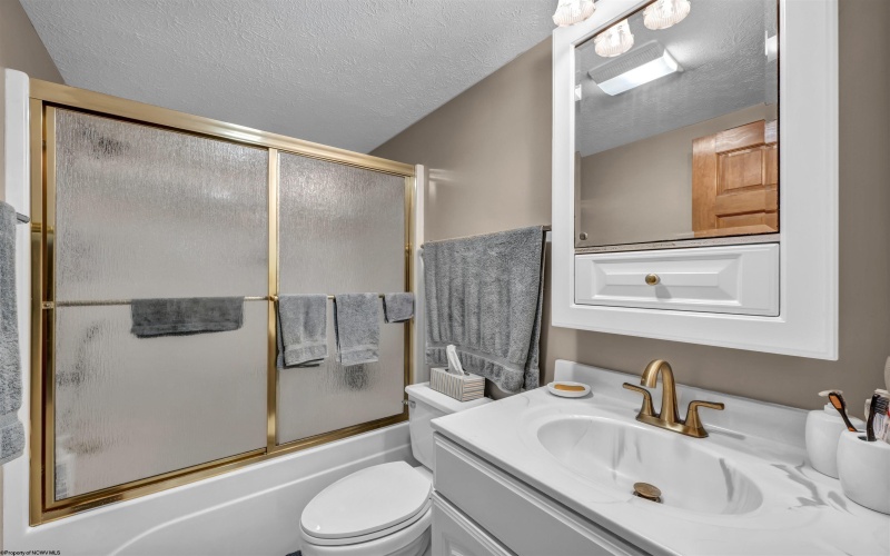 31 Jo Glen Drive, Morgantown, West Virginia 26508, 6 Bedrooms Bedrooms, 16 Rooms Rooms,3 BathroomsBathrooms,Single Family Detached,For Sale,Jo Glen,0,10165919