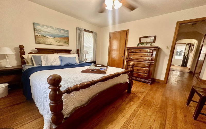 417 Elm Street, Clarksburg, West Virginia 26301, 3 Bedrooms Bedrooms, 6 Rooms Rooms,2 BathroomsBathrooms,Single Family Detached,For Sale,Elm,0,10165924