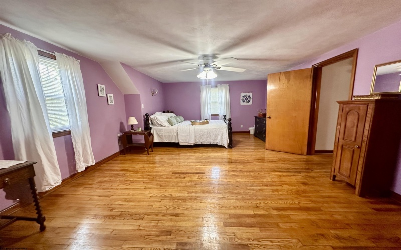 417 Elm Street, Clarksburg, West Virginia 26301, 3 Bedrooms Bedrooms, 6 Rooms Rooms,2 BathroomsBathrooms,Single Family Detached,For Sale,Elm,0,10165924