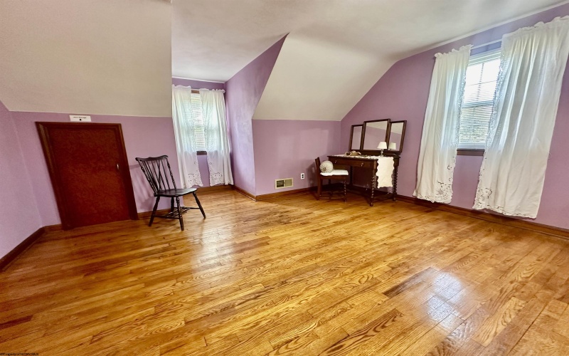 417 Elm Street, Clarksburg, West Virginia 26301, 3 Bedrooms Bedrooms, 6 Rooms Rooms,2 BathroomsBathrooms,Single Family Detached,For Sale,Elm,0,10165924