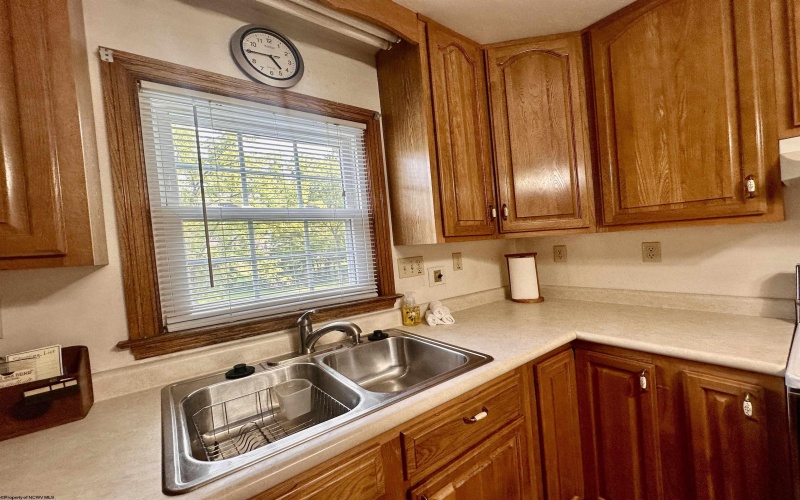 417 Elm Street, Clarksburg, West Virginia 26301, 3 Bedrooms Bedrooms, 6 Rooms Rooms,2 BathroomsBathrooms,Single Family Detached,For Sale,Elm,0,10165924