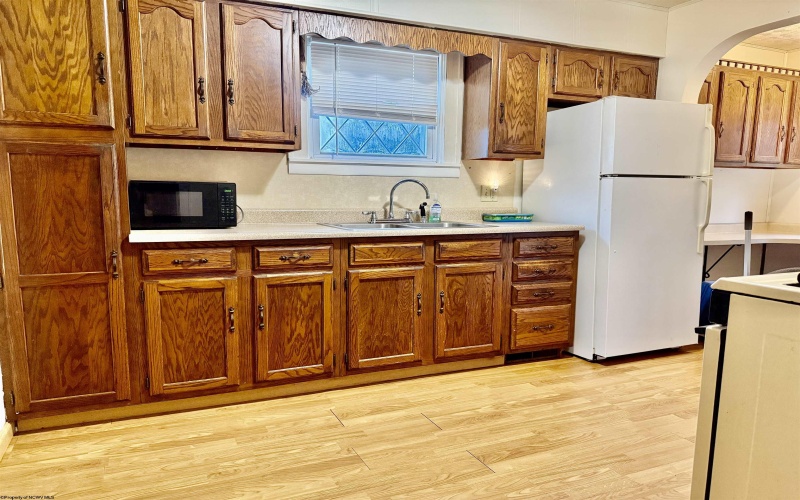 899 Country Club Road, Fairmont, West Virginia 26554, 3 Bedrooms Bedrooms, 6 Rooms Rooms,2 BathroomsBathrooms,Single Family Detached,For Sale,Country Club,0,10165938