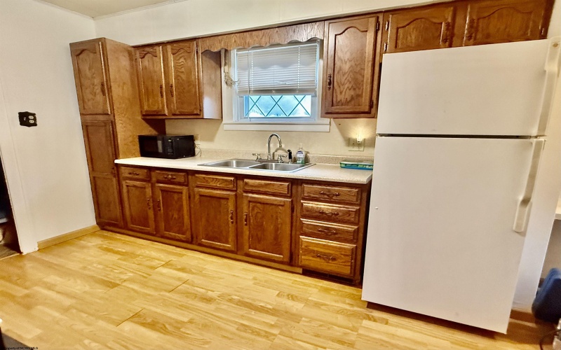 899 Country Club Road, Fairmont, West Virginia 26554, 3 Bedrooms Bedrooms, 6 Rooms Rooms,2 BathroomsBathrooms,Single Family Detached,For Sale,Country Club,0,10165938