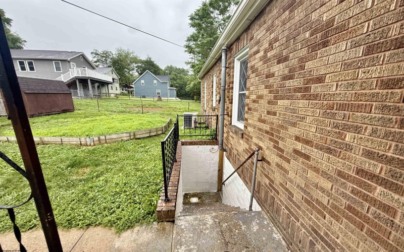899 Country Club Road, Fairmont, West Virginia 26554, 3 Bedrooms Bedrooms, 6 Rooms Rooms,2 BathroomsBathrooms,Single Family Detached,For Sale,Country Club,0,10165938