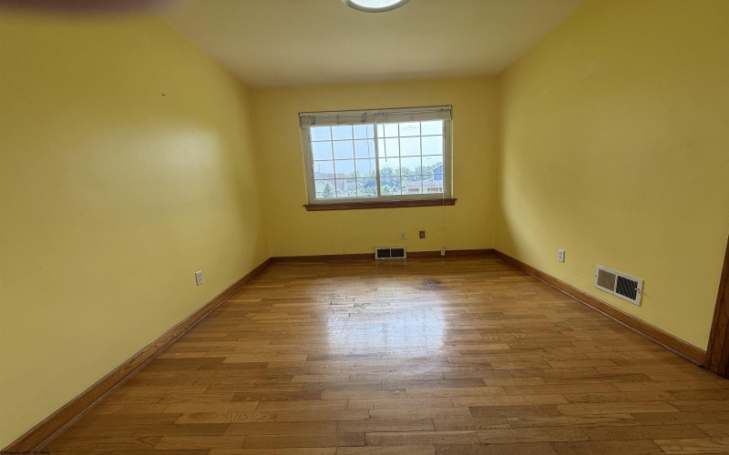 909 Johnson Avenue, Bridgeport, West Virginia 26330, 3 Bedrooms Bedrooms, 5 Rooms Rooms,2 BathroomsBathrooms,Single Family Detached,For Sale,Johnson,0,10165946