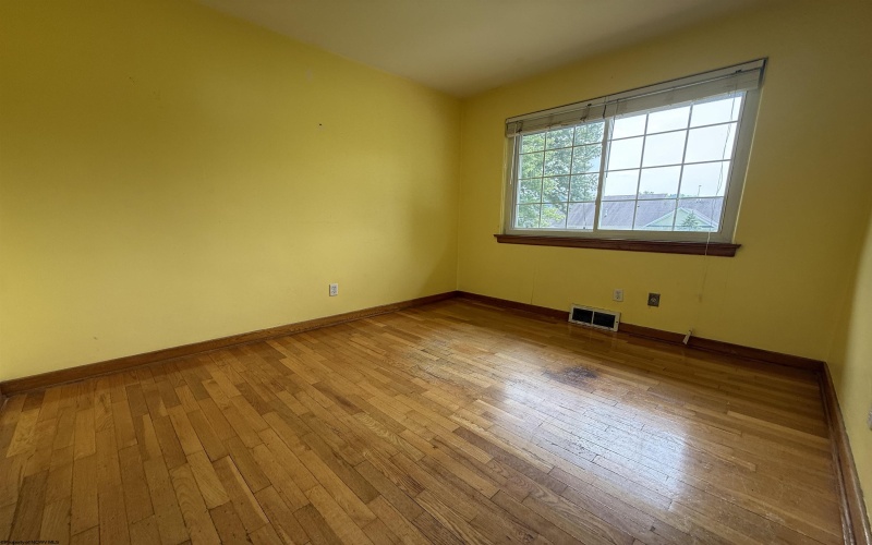 909 Johnson Avenue, Bridgeport, West Virginia 26330, 3 Bedrooms Bedrooms, 5 Rooms Rooms,2 BathroomsBathrooms,Single Family Detached,For Sale,Johnson,0,10165946