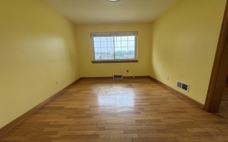 909 Johnson Avenue, Bridgeport, West Virginia 26330, 3 Bedrooms Bedrooms, 5 Rooms Rooms,2 BathroomsBathrooms,Single Family Detached,For Sale,Johnson,0,10165946