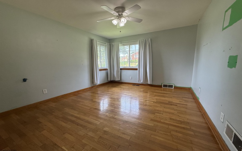 909 Johnson Avenue, Bridgeport, West Virginia 26330, 3 Bedrooms Bedrooms, 5 Rooms Rooms,2 BathroomsBathrooms,Single Family Detached,For Sale,Johnson,0,10165946