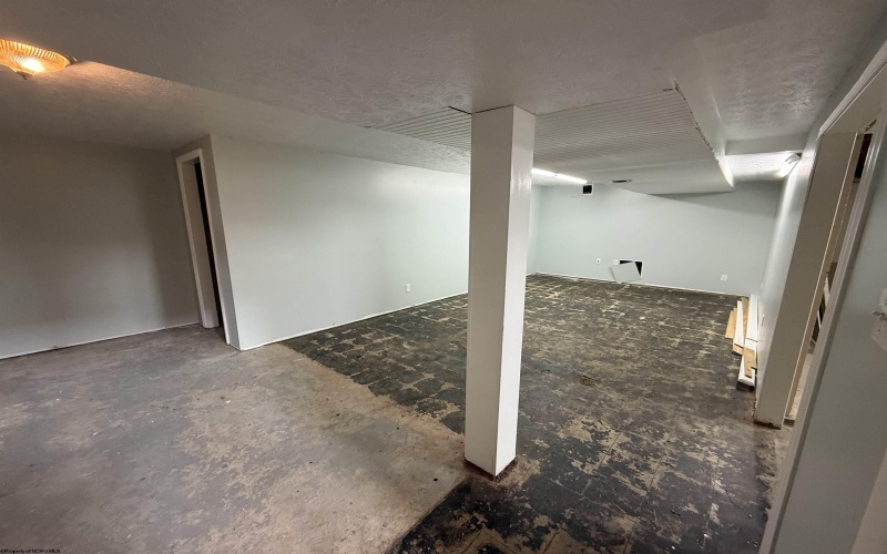 909 Johnson Avenue, Bridgeport, West Virginia 26330, 3 Bedrooms Bedrooms, 5 Rooms Rooms,2 BathroomsBathrooms,Single Family Detached,For Sale,Johnson,0,10165946