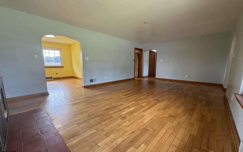 909 Johnson Avenue, Bridgeport, West Virginia 26330, 3 Bedrooms Bedrooms, 5 Rooms Rooms,2 BathroomsBathrooms,Single Family Detached,For Sale,Johnson,0,10165946