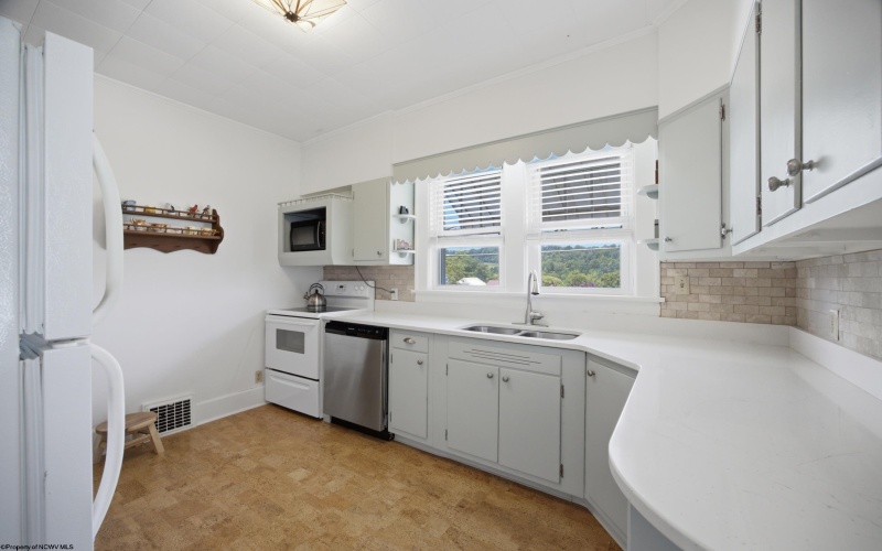 545 Virginia Avenue, Morgantown, West Virginia 26505, 3 Bedrooms Bedrooms, 7 Rooms Rooms,2 BathroomsBathrooms,Single Family Detached,For Sale,Virginia,0,10165940