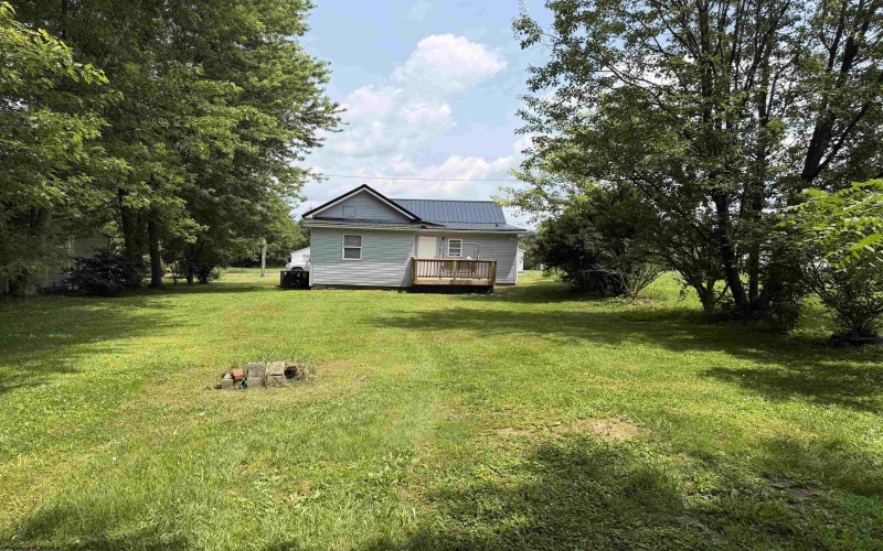 121 Hoff Street, Belington, West Virginia 26250, 2 Bedrooms Bedrooms, 6 Rooms Rooms,1 BathroomBathrooms,Single Family Detached,For Sale,Hoff,0,10165950