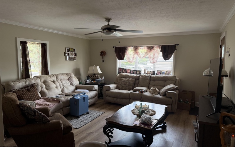 121 Hoff Street, Belington, West Virginia 26250, 2 Bedrooms Bedrooms, 6 Rooms Rooms,1 BathroomBathrooms,Single Family Detached,For Sale,Hoff,0,10165950