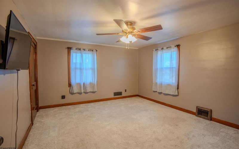 80 Mullen Street, Uniontown, Pennsylvania 15401, 3 Bedrooms Bedrooms, 6 Rooms Rooms,1 BathroomBathrooms,Single Family Detached,For Sale,Mullen,0,10165936