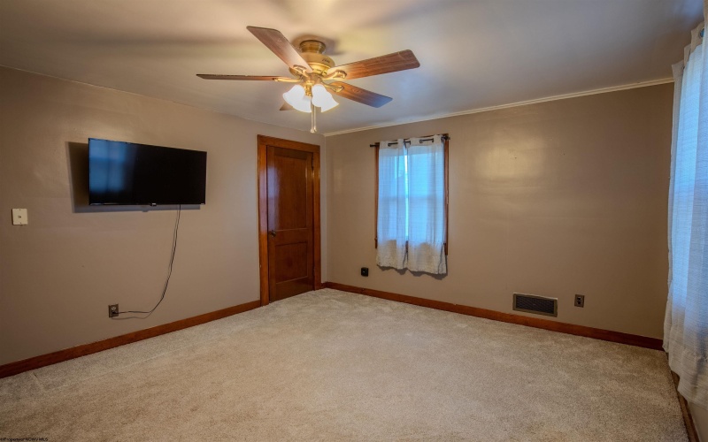 80 Mullen Street, Uniontown, Pennsylvania 15401, 3 Bedrooms Bedrooms, 6 Rooms Rooms,1 BathroomBathrooms,Single Family Detached,For Sale,Mullen,0,10165936