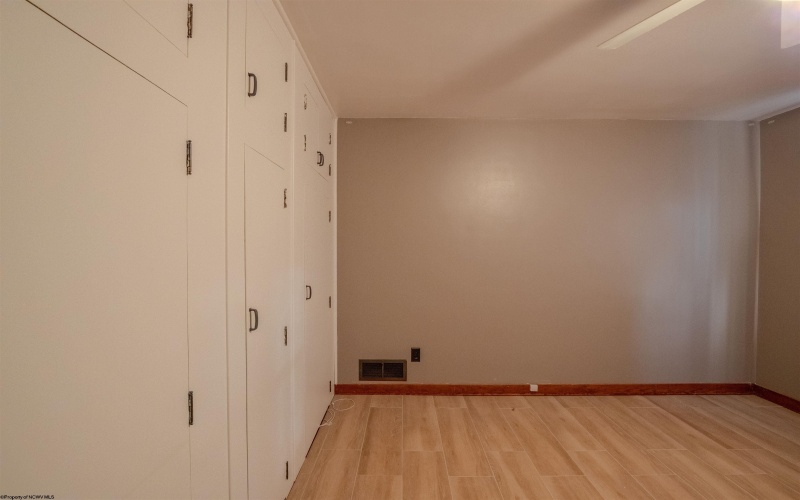 80 Mullen Street, Uniontown, Pennsylvania 15401, 3 Bedrooms Bedrooms, 6 Rooms Rooms,1 BathroomBathrooms,Single Family Detached,For Sale,Mullen,0,10165936