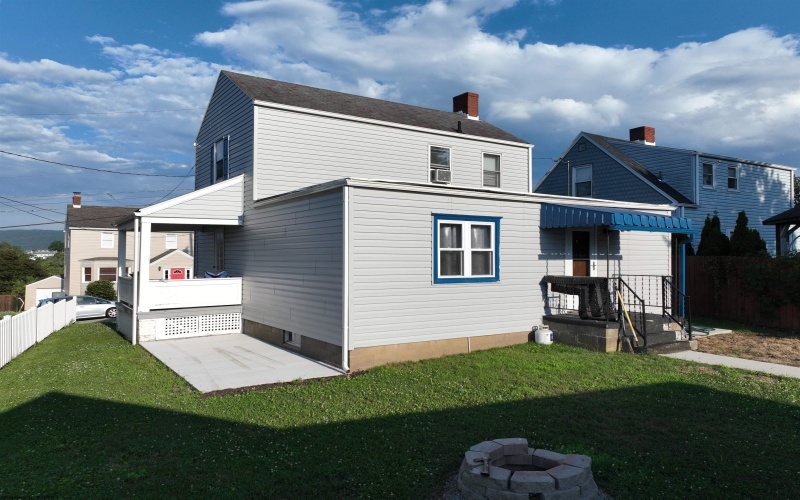 80 Mullen Street, Uniontown, Pennsylvania 15401, 3 Bedrooms Bedrooms, 6 Rooms Rooms,1 BathroomBathrooms,Single Family Detached,For Sale,Mullen,0,10165936