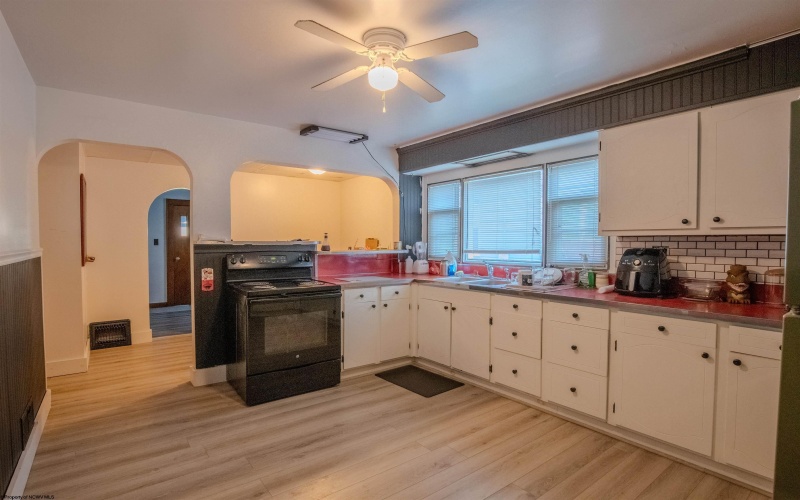 80 Mullen Street, Uniontown, Pennsylvania 15401, 3 Bedrooms Bedrooms, 6 Rooms Rooms,1 BathroomBathrooms,Single Family Detached,For Sale,Mullen,0,10165936