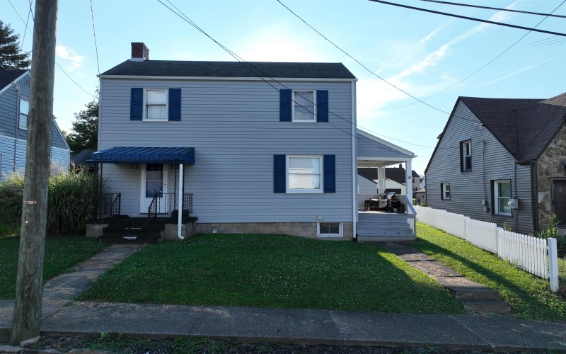 80 Mullen Street, Uniontown, Pennsylvania 15401, 3 Bedrooms Bedrooms, 6 Rooms Rooms,1 BathroomBathrooms,Single Family Detached,For Sale,Mullen,0,10165936