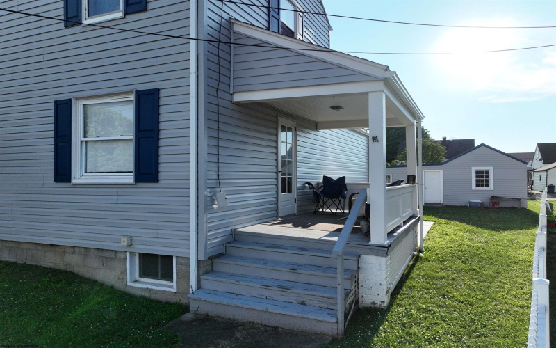 80 Mullen Street, Uniontown, Pennsylvania 15401, 3 Bedrooms Bedrooms, 6 Rooms Rooms,1 BathroomBathrooms,Single Family Detached,For Sale,Mullen,0,10165936
