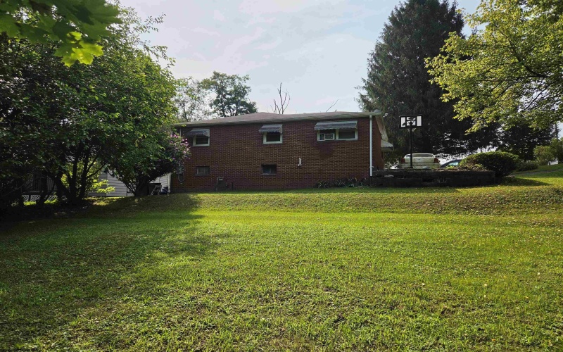 505 1/2 State Street, Fairmont, West Virginia 26554, 3 Bedrooms Bedrooms, 5 Rooms Rooms,1 BathroomBathrooms,Single Family Detached,For Sale,State,0,10165939