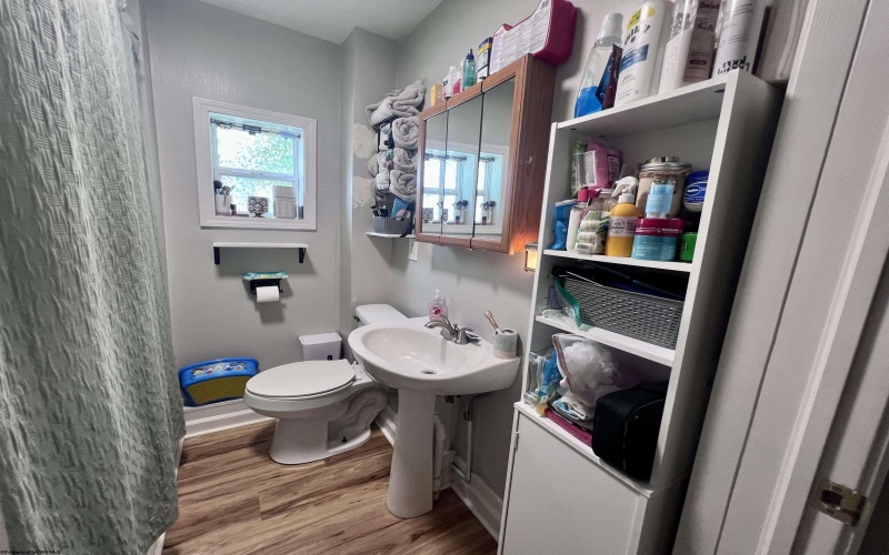 620 Central Street, Elkins, West Virginia 26241-001, 3 Bedrooms Bedrooms, 6 Rooms Rooms,1 BathroomBathrooms,Single Family Detached,For Sale,Central,0,10165944