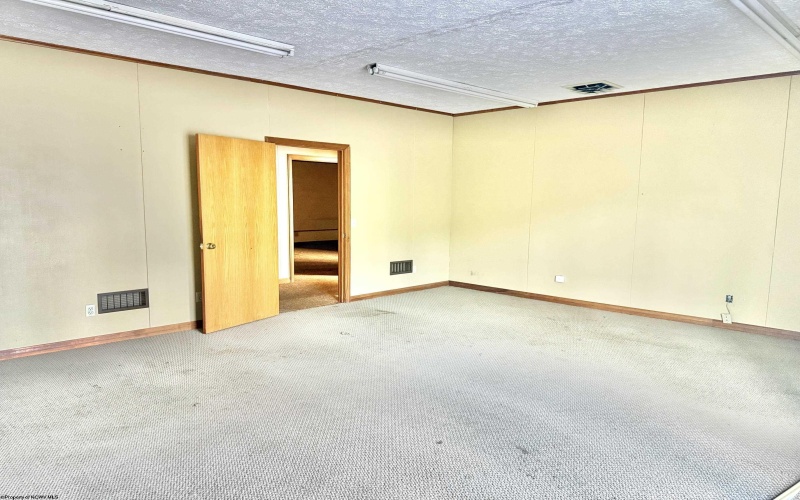 100 Executive Office Plaza Center, Elkins, West Virginia 26241-0000, 0 , 0 ,0,Commercial (for Sale),For Sale,Executive Office Plaza,0,10165927