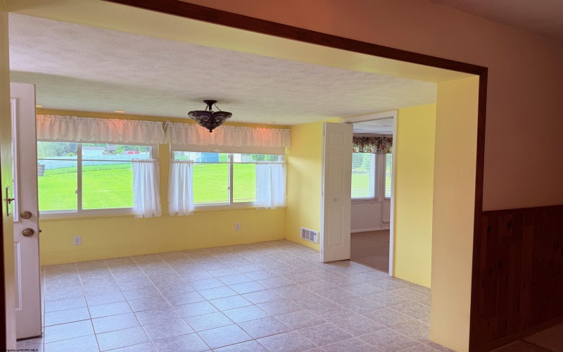 317 Pearcy Avenue, Bridgeport, West Virginia 26330, 3 Bedrooms Bedrooms, 9 Rooms Rooms,3 BathroomsBathrooms,Single Family Detached,For Sale,Pearcy,0,10165941