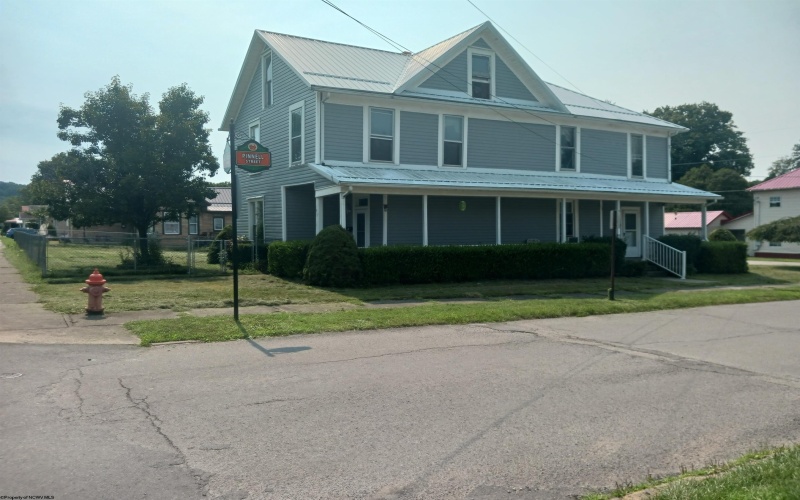 49 Lincoln Street, Buckhannon, West Virginia 26201, 3 Bedrooms Bedrooms, 9 Rooms Rooms,2 BathroomsBathrooms,Single Family Detached,For Sale,Lincoln,0,10165934