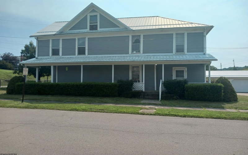 49 Lincoln Street, Buckhannon, West Virginia 26201, 3 Bedrooms Bedrooms, 9 Rooms Rooms,2 BathroomsBathrooms,Single Family Detached,For Sale,Lincoln,0,10165934