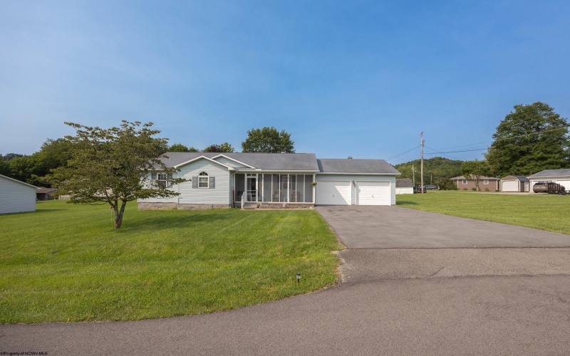 72 Hillview Drive, Lost Creek, West Virginia 26385, 3 Bedrooms Bedrooms, 7 Rooms Rooms,2 BathroomsBathrooms,Single Family Detached,For Sale,Hillview,0,10165928