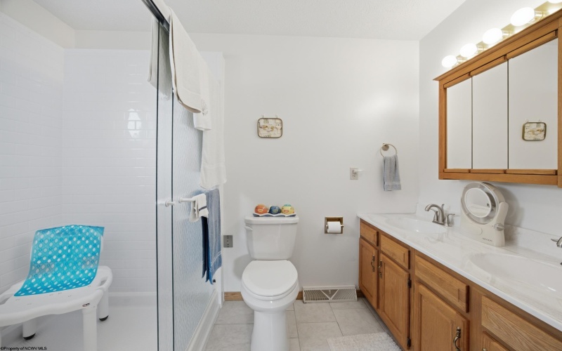 72 Hillview Drive, Lost Creek, West Virginia 26385, 3 Bedrooms Bedrooms, 7 Rooms Rooms,2 BathroomsBathrooms,Single Family Detached,For Sale,Hillview,0,10165928