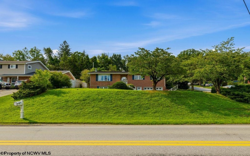 1731 Fairmont Avenue, Fairmont, West Virginia 26554, 3 Bedrooms Bedrooms, 8 Rooms Rooms,2 BathroomsBathrooms,Single Family Detached,For Sale,Fairmont,0,10165953