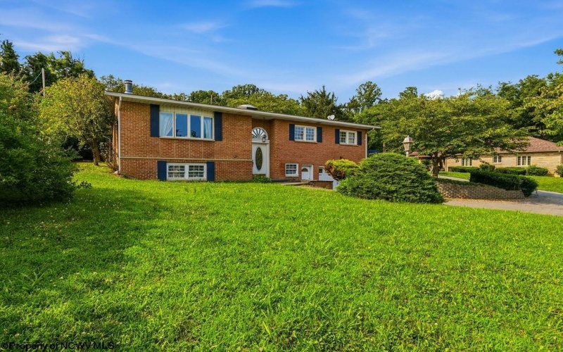 1731 Fairmont Avenue, Fairmont, West Virginia 26554, 3 Bedrooms Bedrooms, 8 Rooms Rooms,2 BathroomsBathrooms,Single Family Detached,For Sale,Fairmont,0,10165953