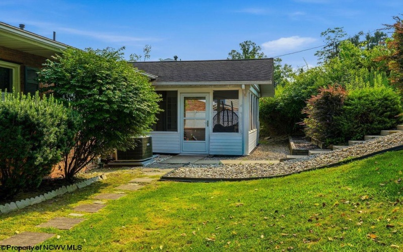 1731 Fairmont Avenue, Fairmont, West Virginia 26554, 3 Bedrooms Bedrooms, 8 Rooms Rooms,2 BathroomsBathrooms,Single Family Detached,For Sale,Fairmont,0,10165953