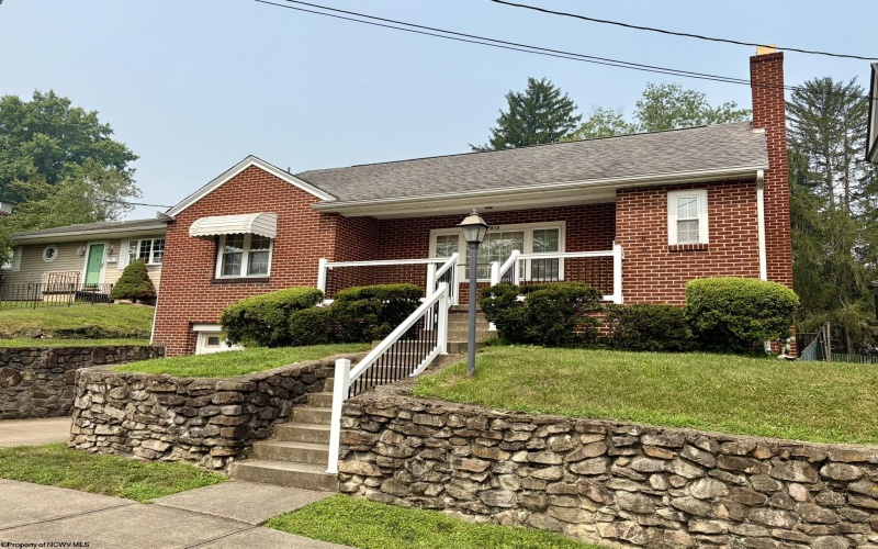 813 Benoni Avenue, Fairmont, West Virginia 26554, 2 Bedrooms Bedrooms, 7 Rooms Rooms,2 BathroomsBathrooms,Single Family Detached,For Sale,Benoni,0,10165970