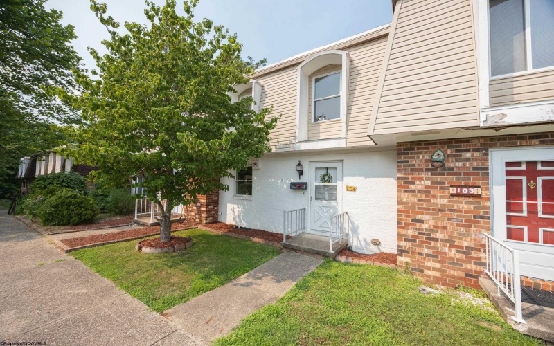 104 Pinewood Road, Clarksburg, West Virginia 26301, 2 Bedrooms Bedrooms, 5 Rooms Rooms,1 BathroomBathrooms,Single Family Attached,For Sale,Pinewood,0,10165964 104 Pinewood Road, Clarksburg, West Virginia 26301, 2 Bedrooms Bedrooms, 5 Rooms Rooms,1 BathroomBathrooms,Single Family Attached,For Sale,Pinewood,0,10165964