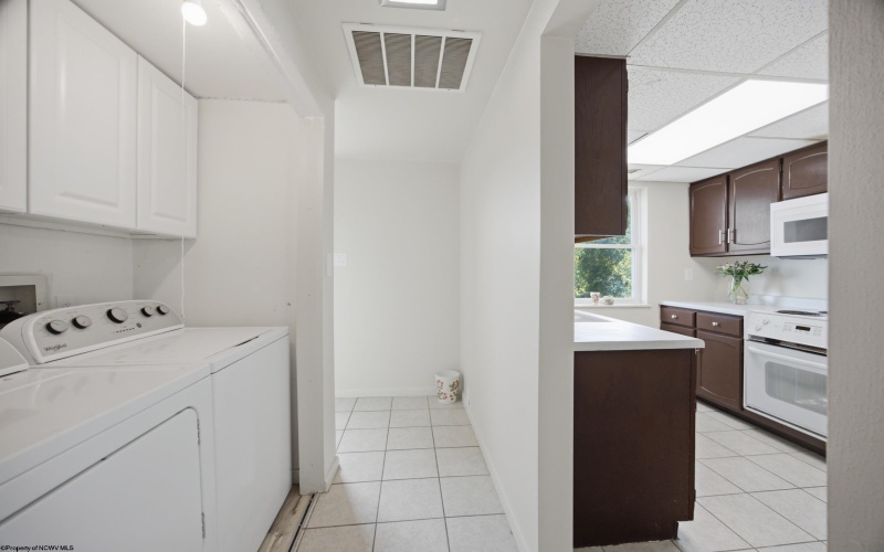 104 Pinewood Road, Clarksburg, West Virginia 26301, 2 Bedrooms Bedrooms, 5 Rooms Rooms,1 BathroomBathrooms,Single Family Attached,For Sale,Pinewood,0,10165964 104 Pinewood Road, Clarksburg, West Virginia 26301, 2 Bedrooms Bedrooms, 5 Rooms Rooms,1 BathroomBathrooms,Single Family Attached,For Sale,Pinewood,0,10165964