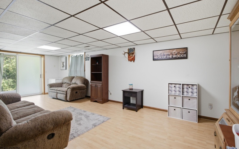 84 Boxwood Drive, Clarksburg, West Virginia 26301, 3 Bedrooms Bedrooms, 8 Rooms Rooms,2 BathroomsBathrooms,Single Family Detached,For Sale,Boxwood,0,10165954