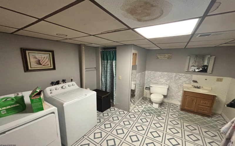 222 Lee Street, Belington, West Virginia 26250, 4 Bedrooms Bedrooms, 8 Rooms Rooms,3 BathroomsBathrooms,Single Family Detached,For Sale,Lee,0,10165955