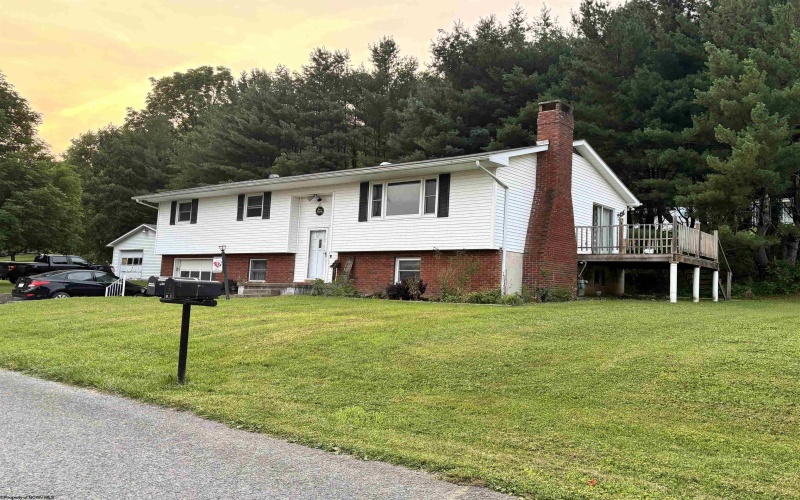 222 Lee Street, Belington, West Virginia 26250, 4 Bedrooms Bedrooms, 8 Rooms Rooms,3 BathroomsBathrooms,Single Family Detached,For Sale,Lee,0,10165955